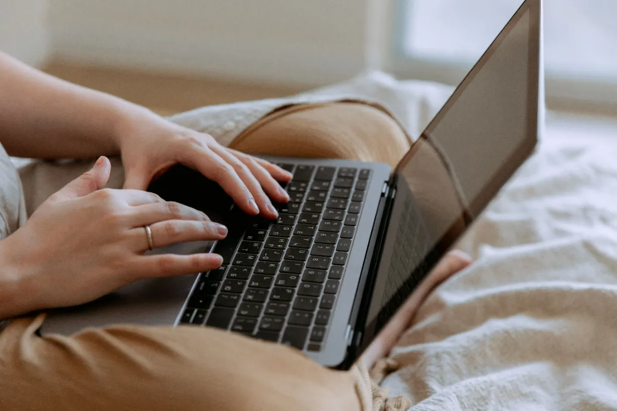 A laptop screen showing a web page stripped back to its article text